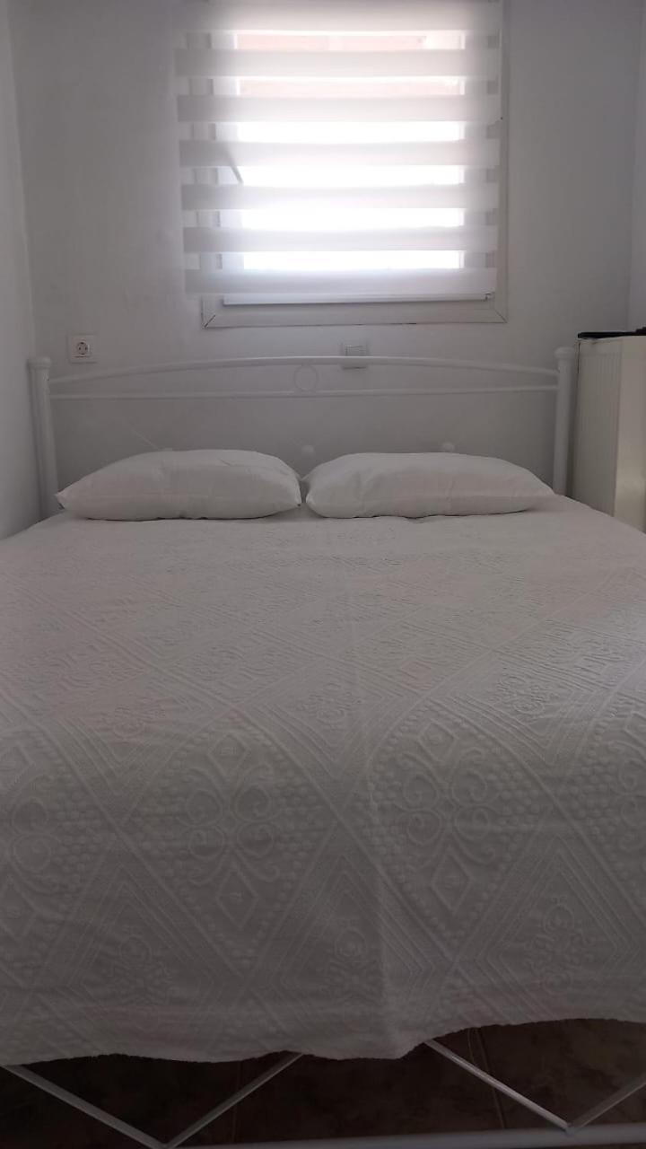 Apartament Marjo House Artemida  Zewnętrze zdjęcie